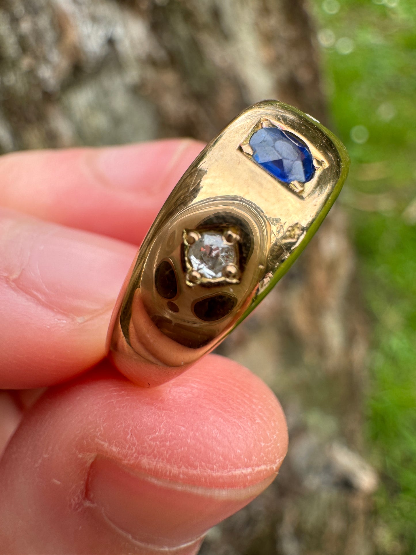 Vintage 18ct yellow gold old cut natural sapphire and old mine cut diamond gypsy ring