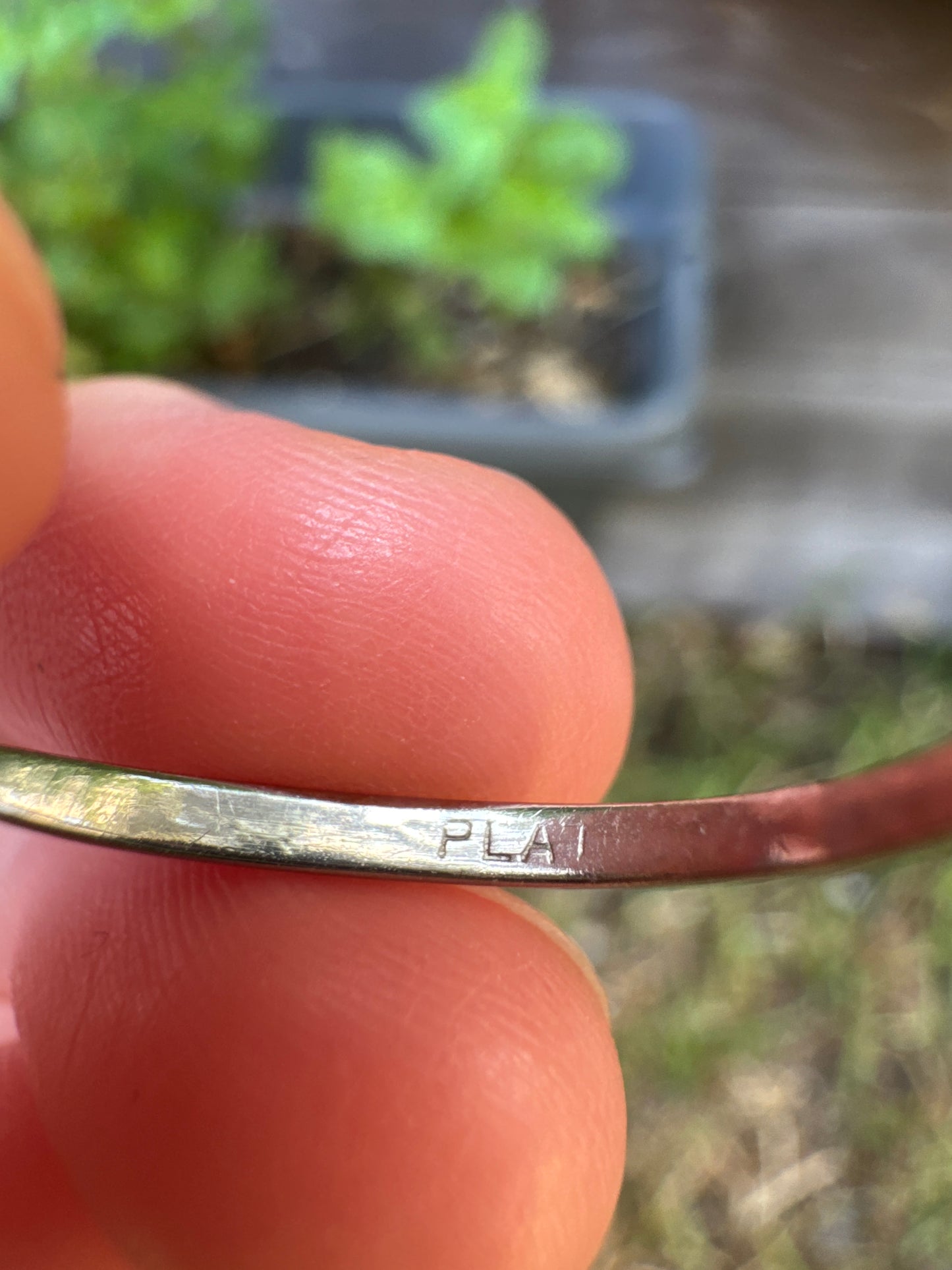 Vintage 18ct white gold and platinum three stone 0.16ct TCW old mine cut and old European cut diamond ring