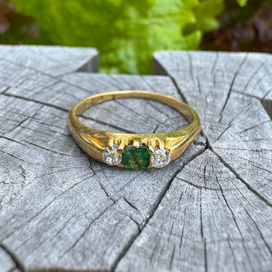 Vintage 18ct yellow gold square antique cut emerald and old mine cut diamond ring