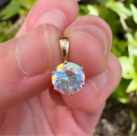 Vintage 9ct yellow gold mystic topaz solitaire pendant