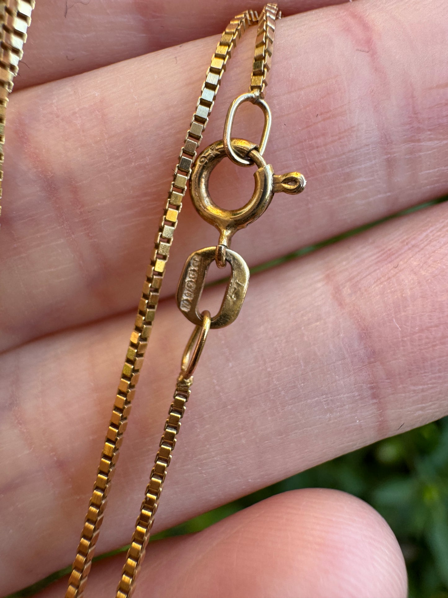 Vintage 9ct yellow gold box chain, 46cm / 18.11 inches long