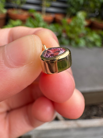 Custom handmade 9ct yellow gold 0.76ct trillion cut natural pink sapphire bezel set pendant