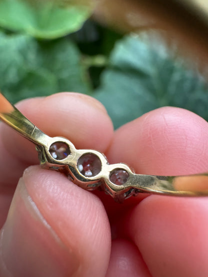 Vintage English 18ct yellow gold three stone 0.86ct TCW old mine cut diamond ring