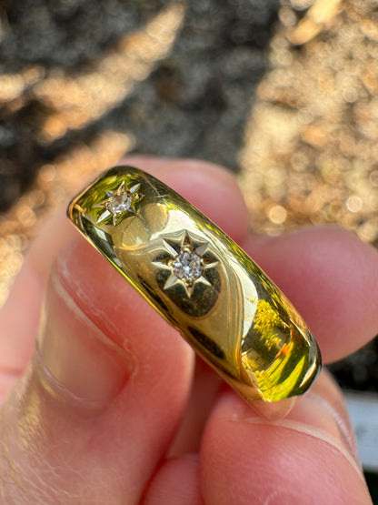 Vintage 18ct yellow gold three stone single cut diamond starset gypsy ring