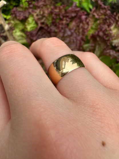 Antique Australian 18ct rosy yellow gold cigar band, 9mm wide