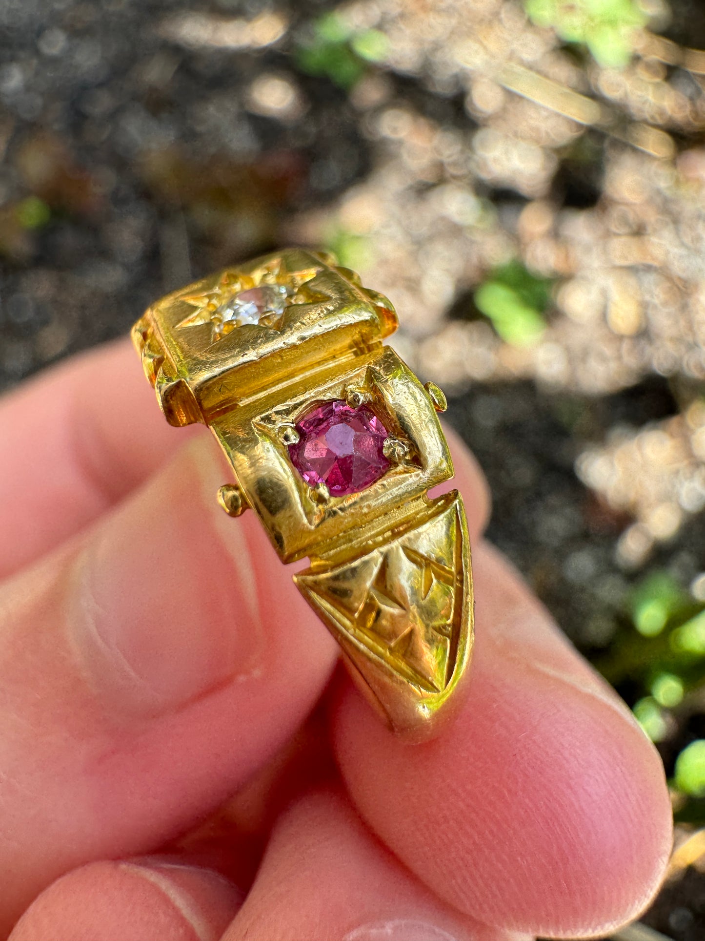 Vintage 18ct yellow gold 0.12ct old mine cut diamond and 0.25ct TCW natural pink sapphire starset gypsy ring