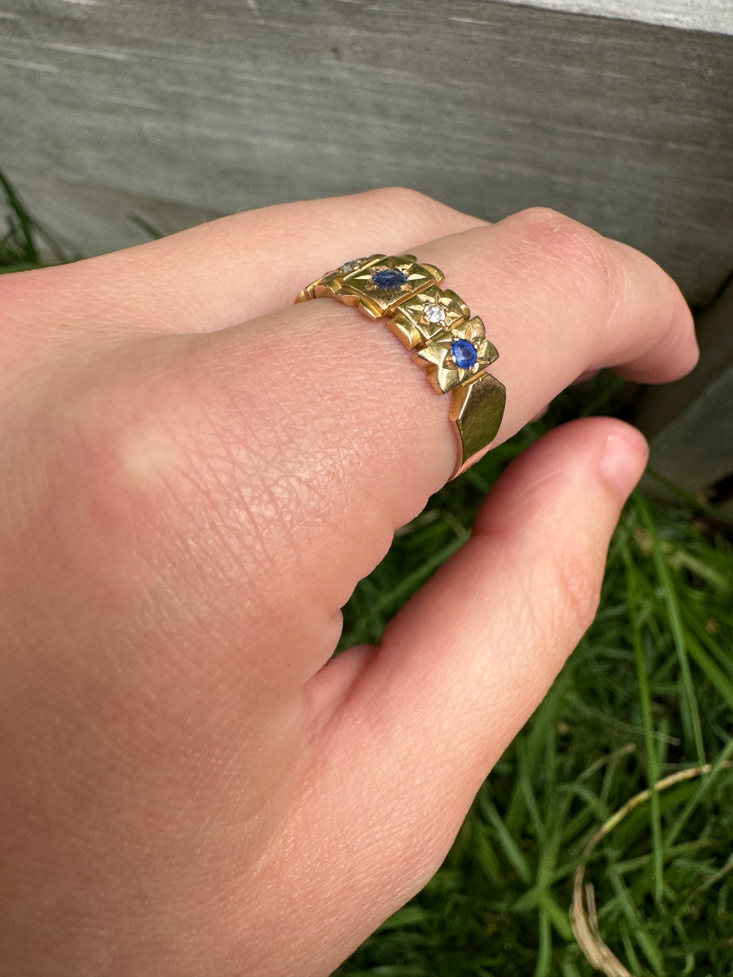 Vintage 18ct yellow gold five stone old cut sapphire and diamond starset gypsy ring