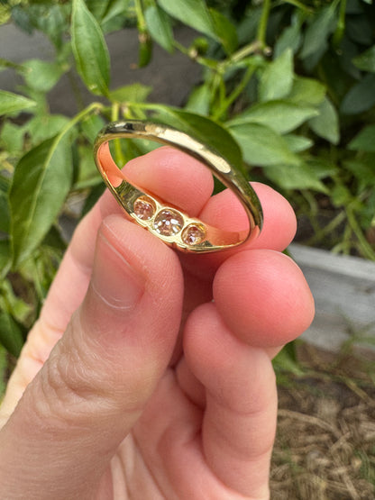Antique 18ct yellow gold three stone 0.7ct TCW old mine cut diamond ring
