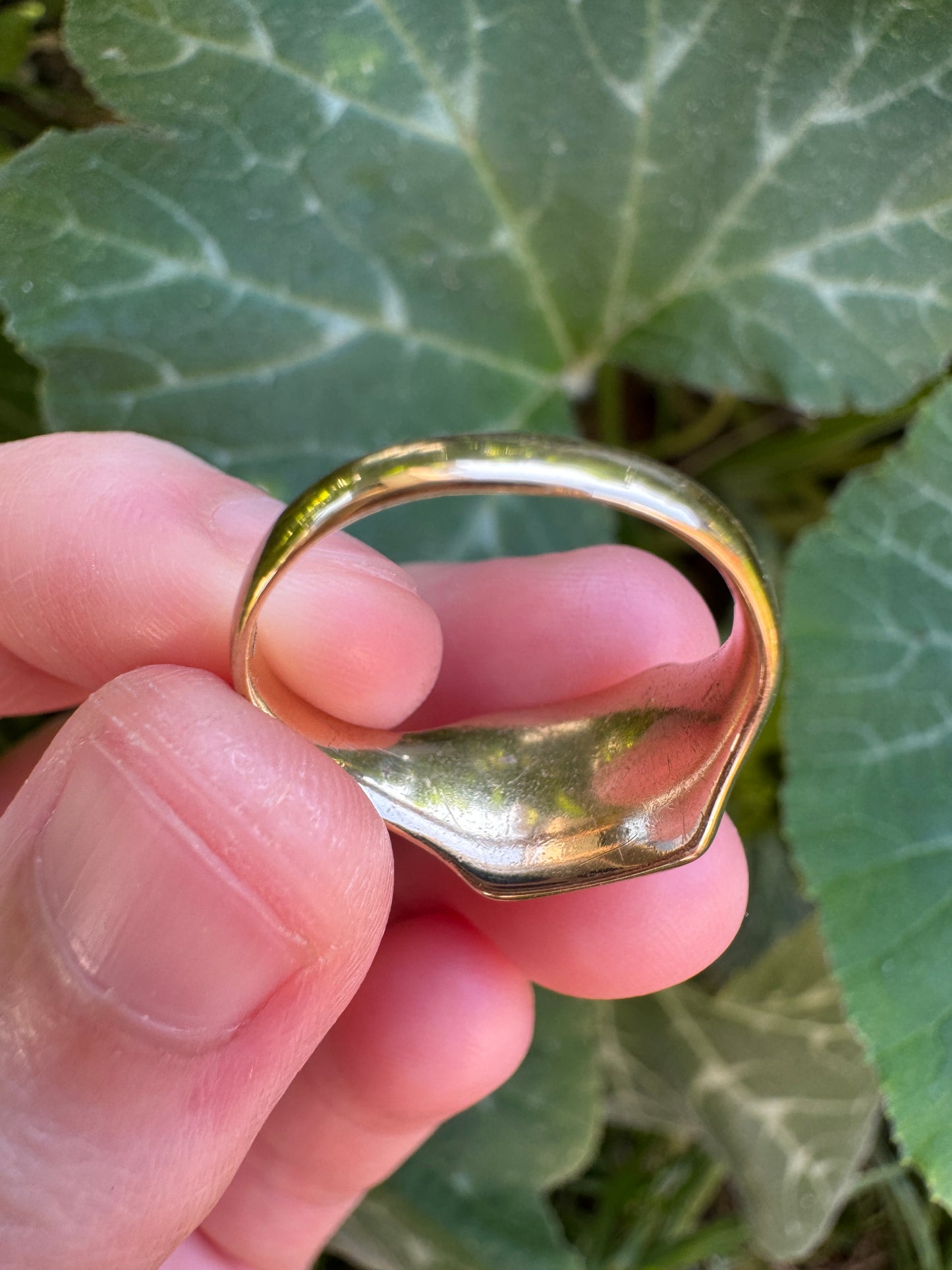 Vintage Mid Century English 9ct yellow gold square signet ring