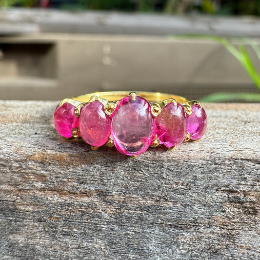 Antique 15ct yellow gold five stone 1.65ct TCW natural pink sapphire cabochon ring