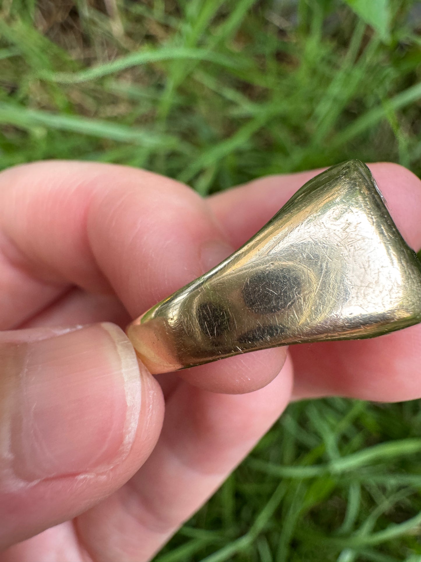 Vintage 9ct yellow gold single cut diamond starset signet ring