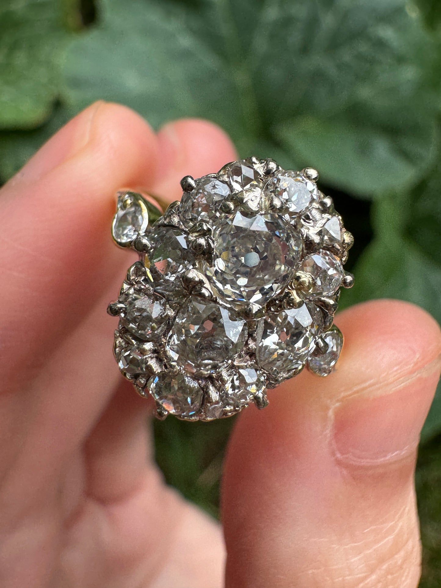 Antique 18ct yellow gold 1.74ct TCW old mine cut diamond cluster ring