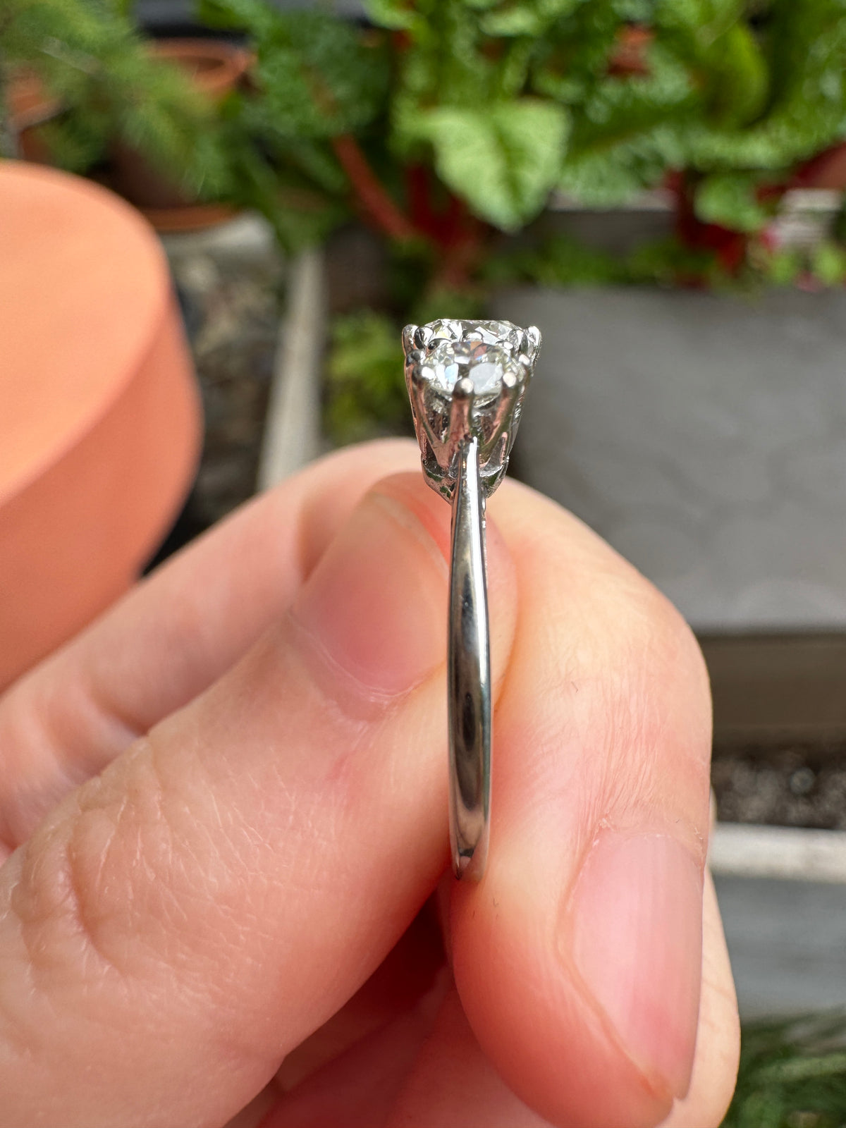 Vintage 18ct gold old mine cut diamond trilogy ring