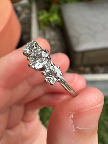 Vintage 18ct gold old mine cut diamond trilogy ring