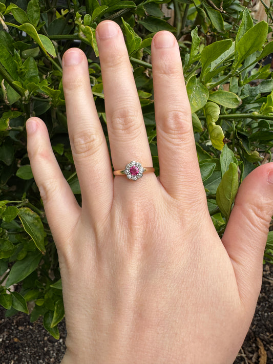 Vintage 18ct yellow gold 0.24ct natural ruby and 0.17ct TCW old single cut diamond daisy ring