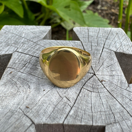 Antique 18ct yellow gold oval signet ring