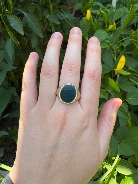 Vintage 9ct yellow gold bloodstone signet ring