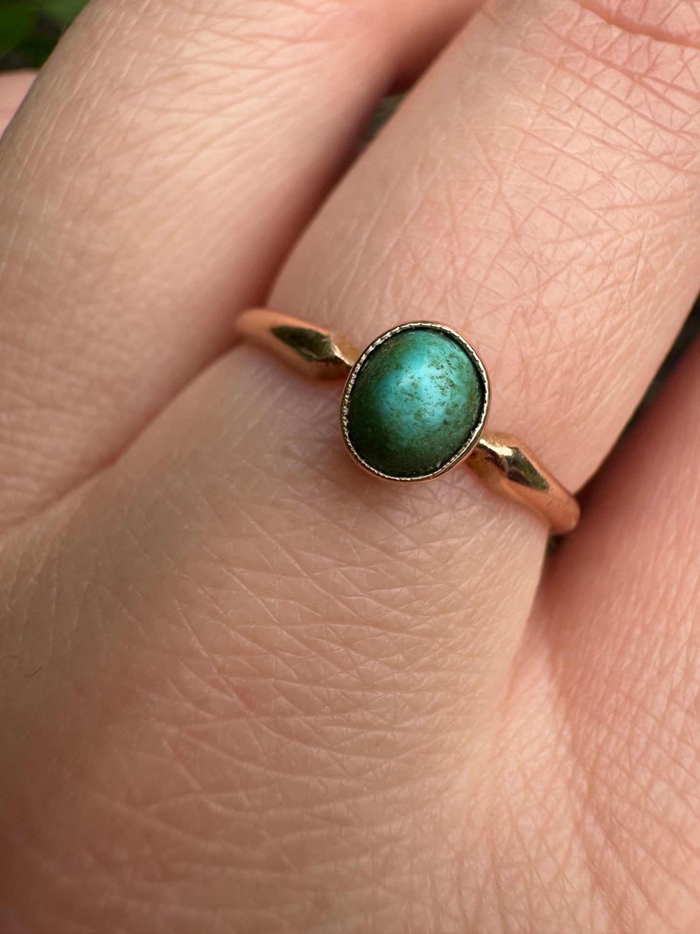 Antique English 9ct rosy yellow gold turquoise cabochon ring