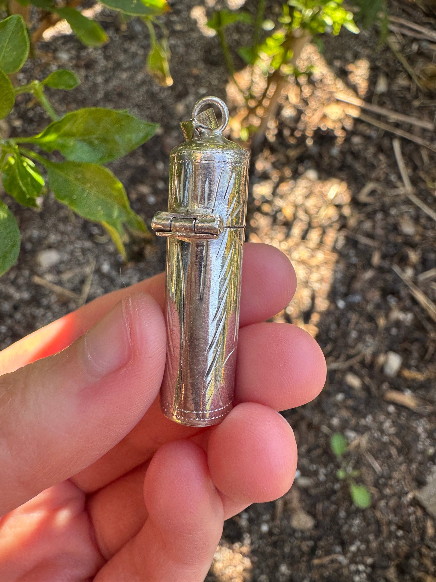 Vintage silver engraved cylinder vesta pendant