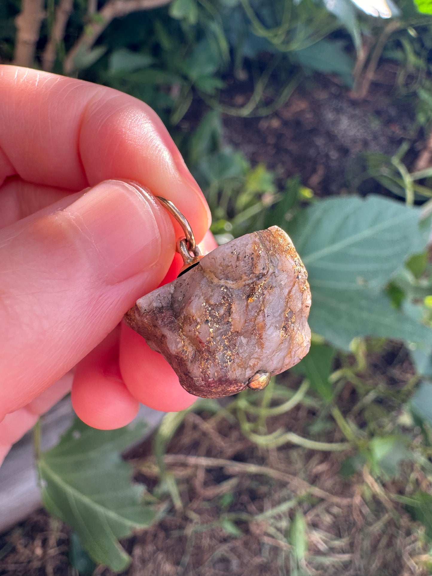 Antique Australian gold in quartz specimen pendant with 9ct gold fittings