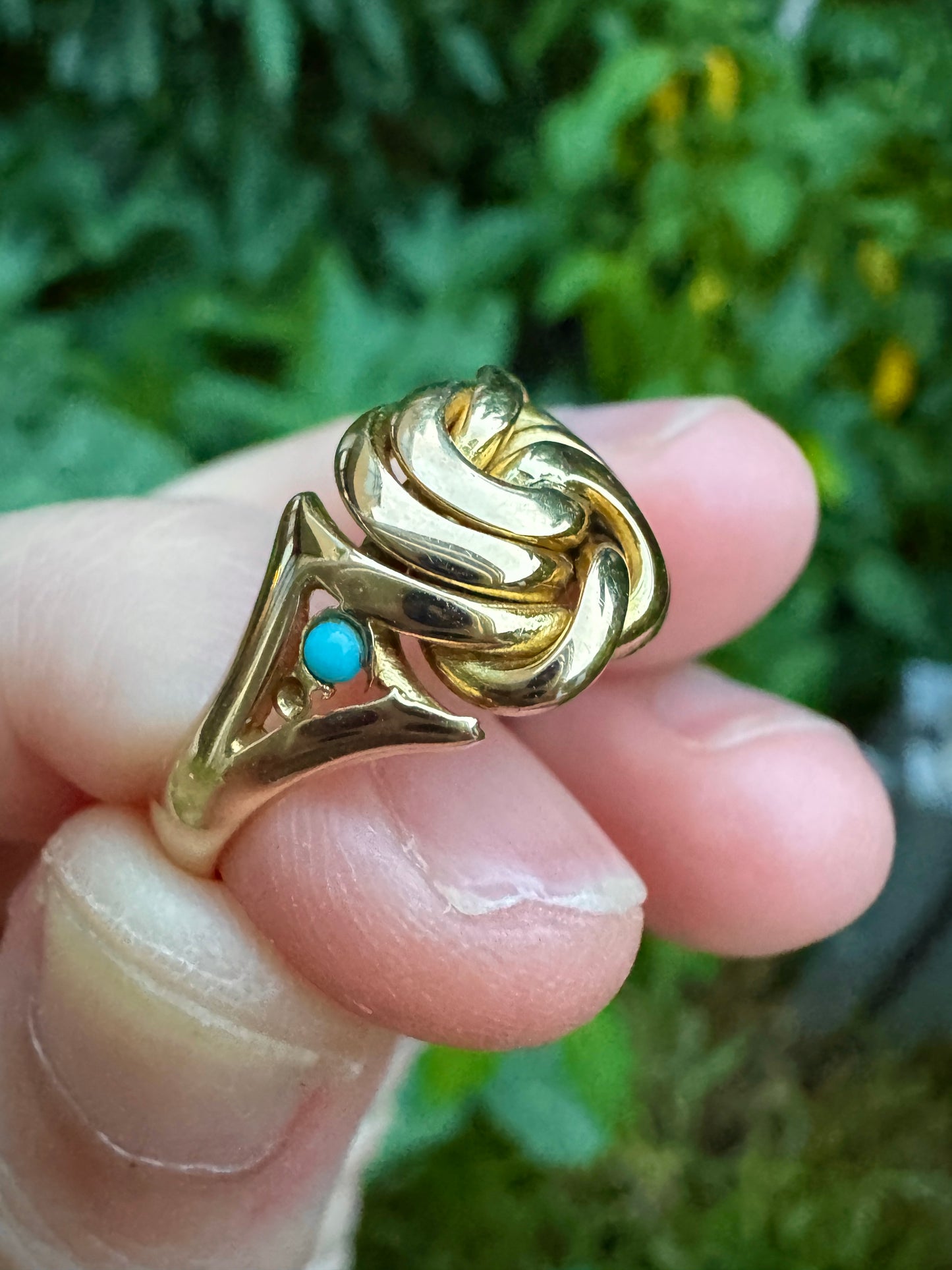 Antique Edwardian 18ct yellow gold turquoise cabochon knot ring
