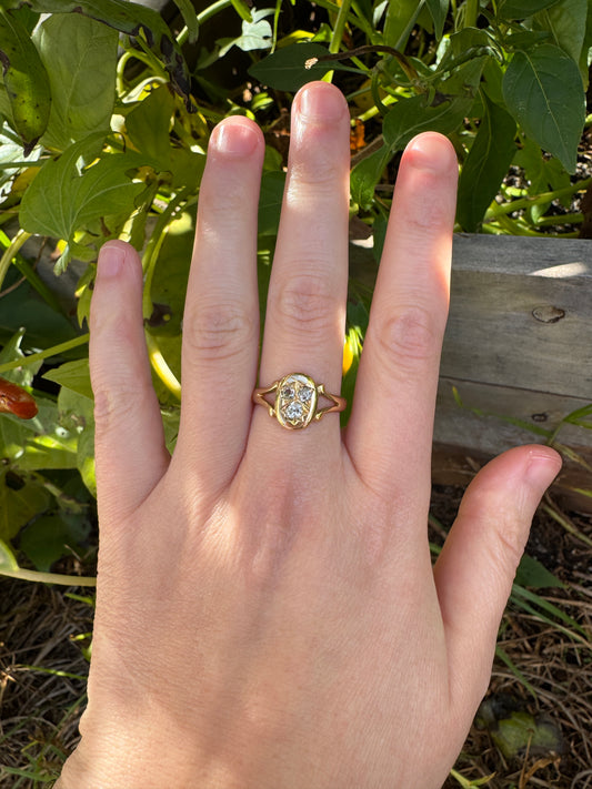Antique Edwardian 18ct yellow gold three stone 0.3ct TCW old mine cut diamond split shank signet ring