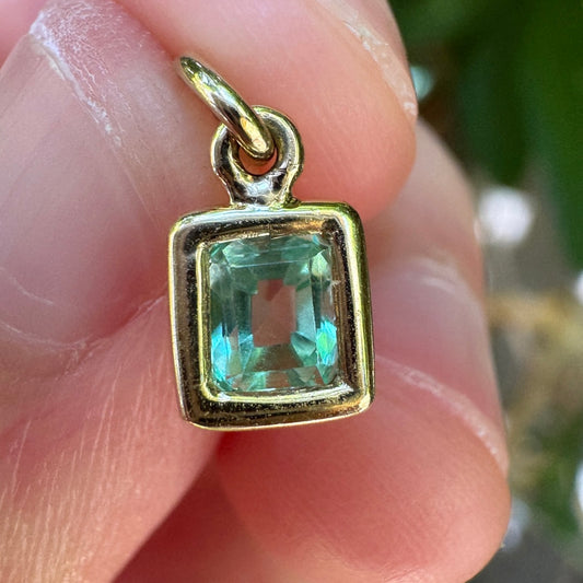 Custom handmade 9ct yellow gold 0.37ct natural emerald bezel set pendant