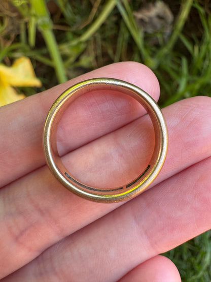 Antique Australian 15ct yellow gold band, 4.5mm wide