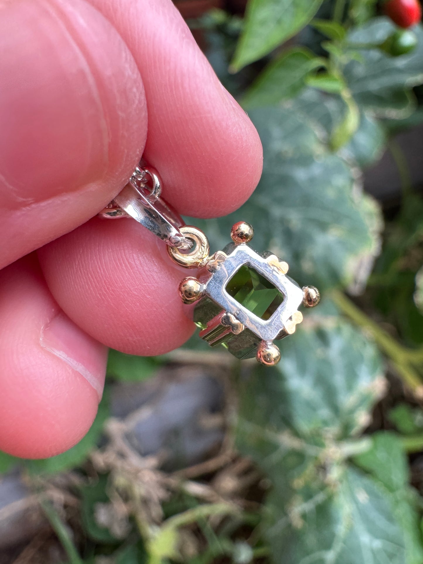 Custom handmade sterling silver and recycled 18ct yellow gold 2.09ct peridot necklace, 47cm / 18.5 inches long