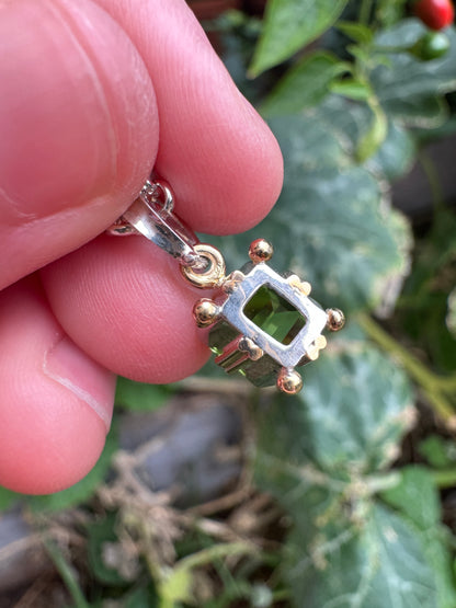 Custom handmade sterling silver and recycled 18ct yellow gold 2.09ct peridot necklace, 47cm / 18.5 inches long