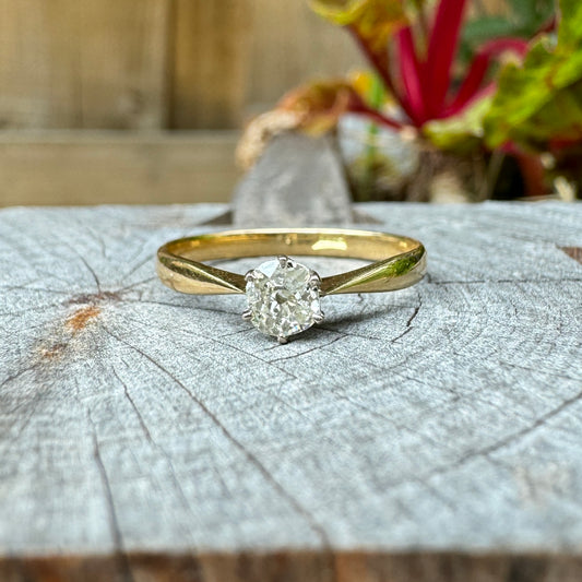 Vintage 18ct yellow gold 0.28ct old mine cut diamond solitaire ring with pinched shoulders