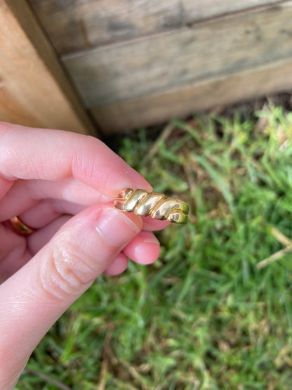 Antique Victorian 18ct yellow gold knot ring