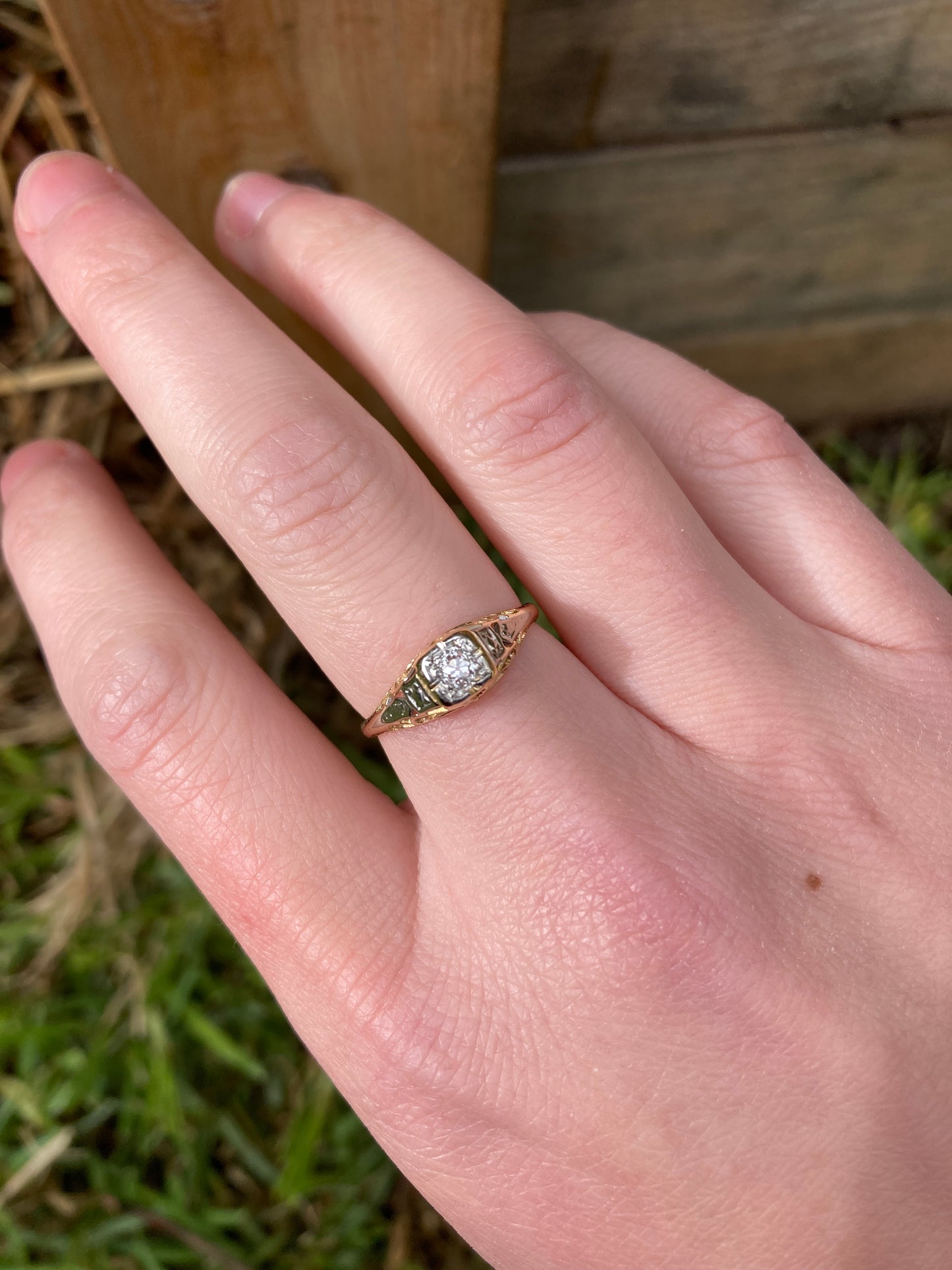 Vintage 18ct yellow and white gold diamond solitaire ring