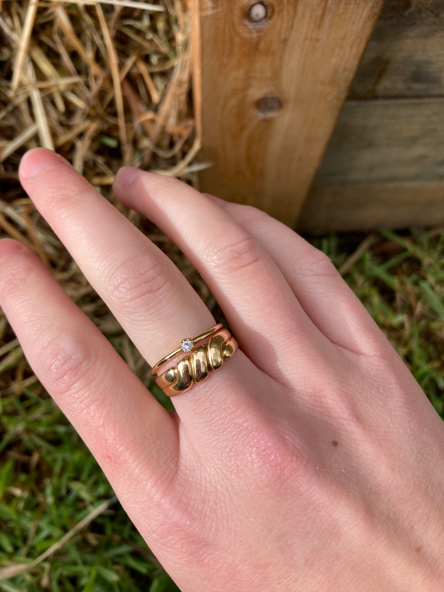 Vintage 18ct yellow gold brilliant cut diamond solitaire twist ring