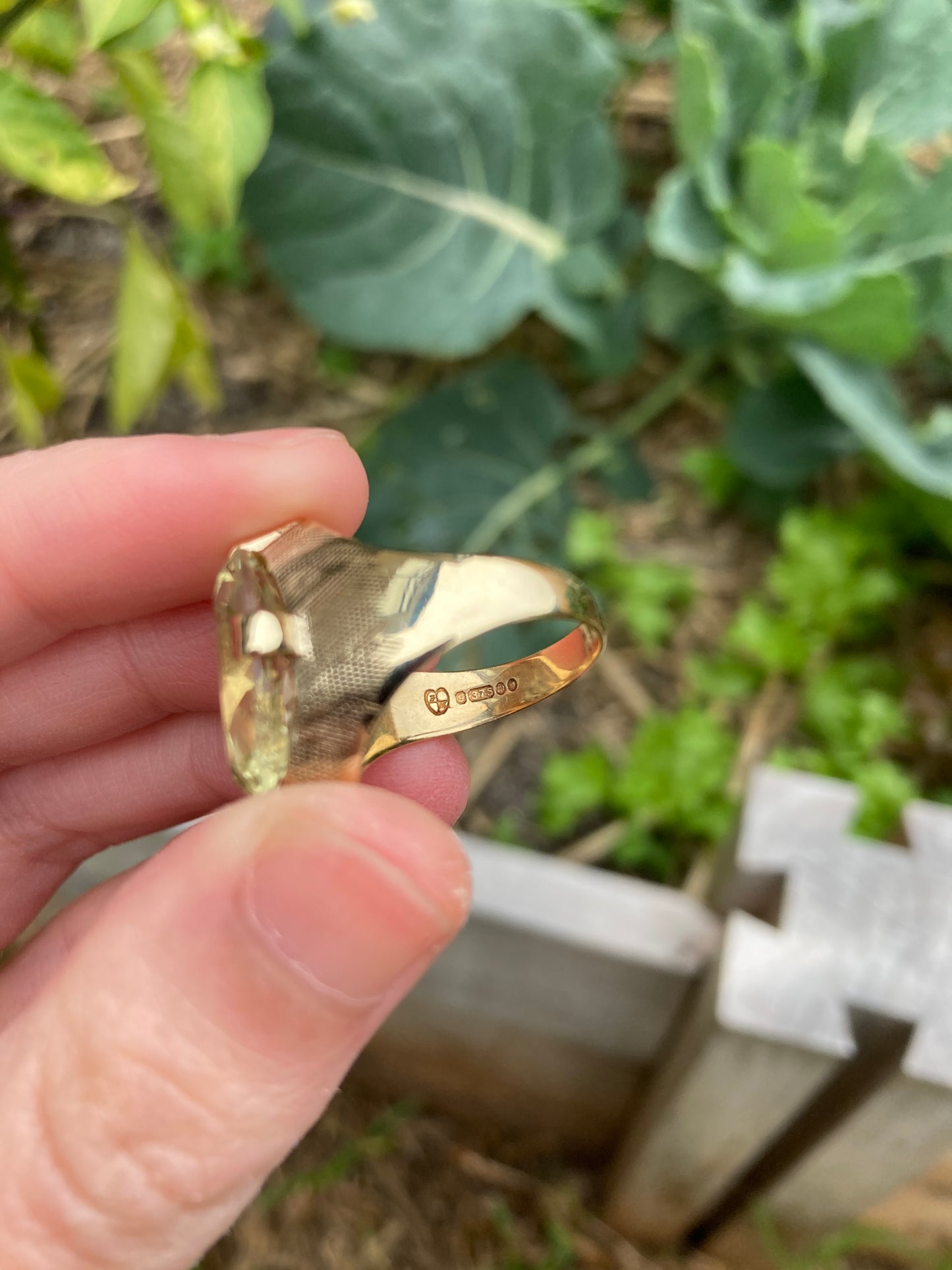 Vintage 9ct yellow gold citrine solitaire statement ring