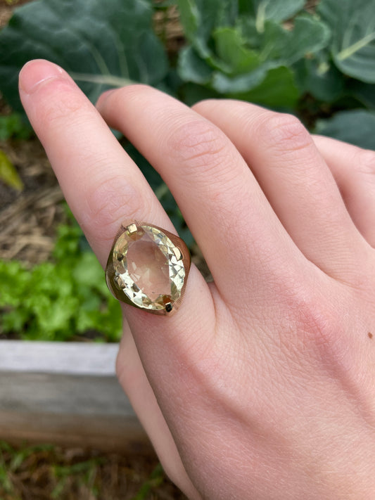 Vintage 9ct yellow gold citrine solitaire statement ring