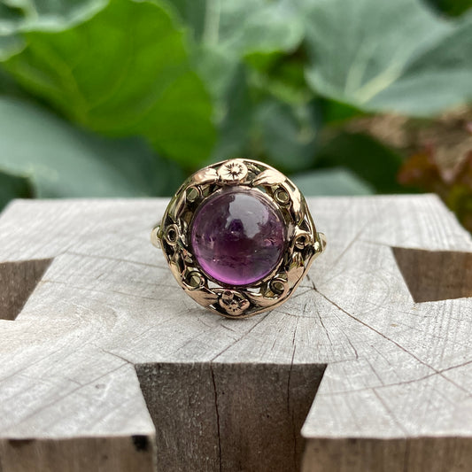 Vintage 9ct yellow gold amethyst cabochon ring