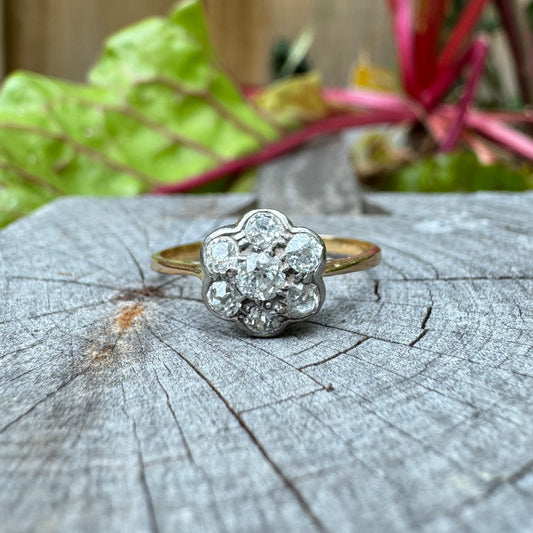 Vintage 18ct yellow gold and platinum 0.25ct TCW old mine cut diamond daisy ring