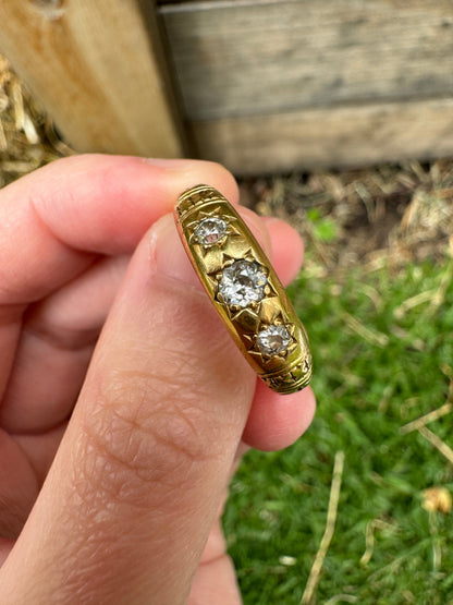 Vintage 18ct yellow gold 0.33ct TCW three stone old mine cut diamond starset gypsy ring