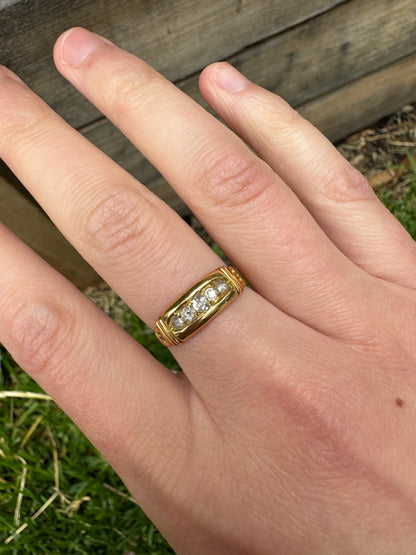 Antique Victorian 18ct yellow gold five stone mixed old diamond ring