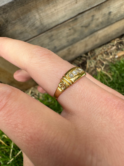 Antique Victorian 18ct yellow gold five stone mixed old diamond ring
