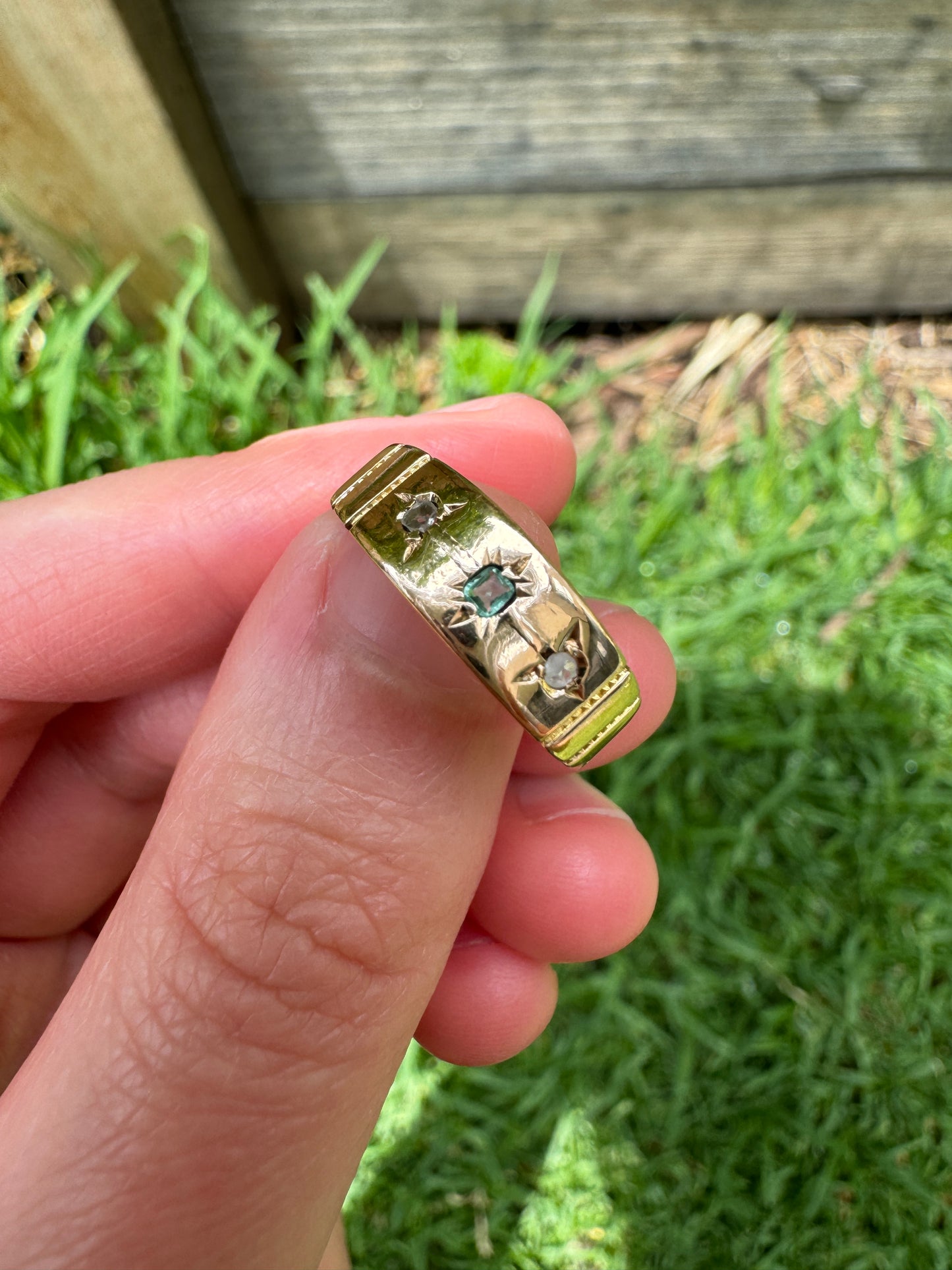 Antique Edwardian 15ct rosy yellow gold starset emerald and diamond gypsy ring