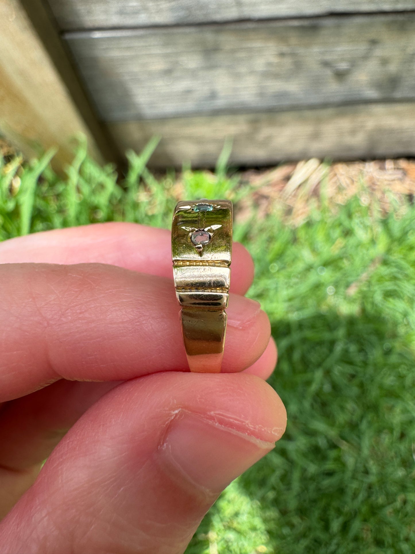 Antique Edwardian 15ct rosy yellow gold starset emerald and diamond gypsy ring