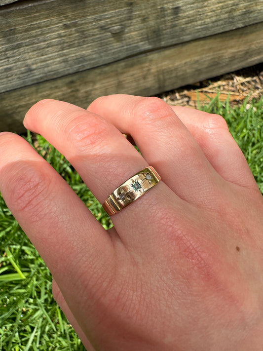 Antique Edwardian 15ct rosy yellow gold starset emerald and diamond gypsy ring