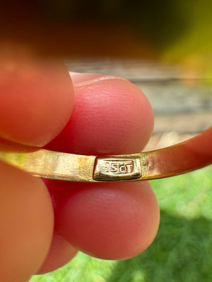 Vintage 15ct yellow gold natural sapphire and diamond ring