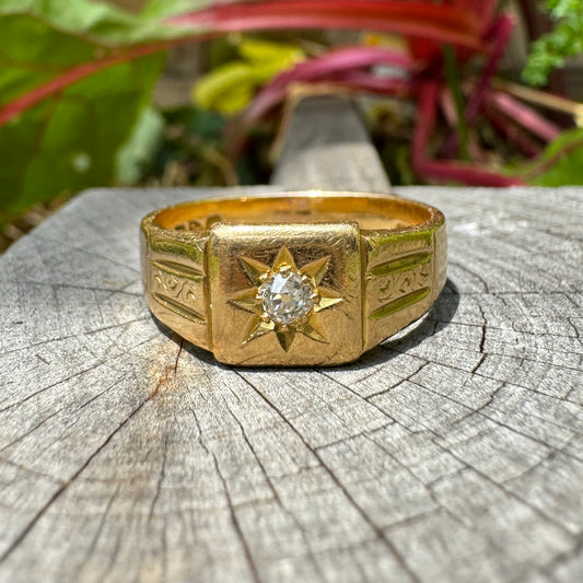 Vintage 18ct yellow gold starset 0.15ct old mine cut diamond signet ring