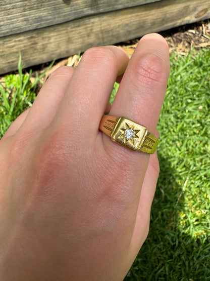 Vintage 18ct yellow gold starset 0.15ct old mine cut diamond signet ring