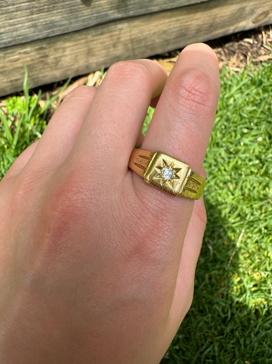 Vintage 18ct yellow gold starset 0.15ct old mine cut diamond signet ring