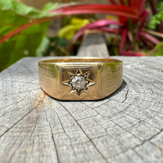 Vintage 9ct yellow gold starset 0.12ct old mine cut diamond signet ring