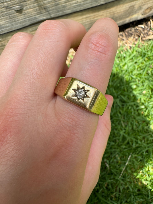 Vintage 9ct yellow gold starset 0.12ct old mine cut diamond signet ring